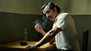 Diesmal aus einer anderen perspektive,pablos sohn juan pablo escobar henao, der seinen namen in sebastián marroquín änderte, bestand darauf, dass sein vater sich auf dem dach von medellín das leben nahm. Anklageschrift An Narcos Pablo Escobars Sohn Aussert Seinen Frust Auf Facebook