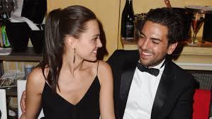 Denn sie hat etwas, das alle anderen ganz, ganz sicher nicht haben: Elyas M Barek Der Schauspieler Zeigt Seine Neue Freudin Intouch