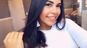 FELICIDADES! 👏👩‍🎓- La joven...