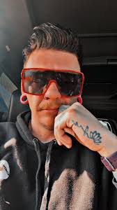 Here's my story: I moved to Portland ME from Salem MA in August of 2019 and  never got to meet many new people before Covid hit. I'm looking for  potential friends in