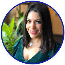 Kelly Parish's Instagram, Twitter & Facebook