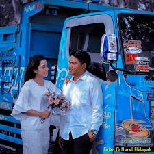 Tiru juga untuk pernikahanmu dan pasangan. Foto Foto Prewedding Truk Mania Gans Setia1heri Com