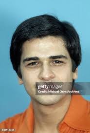 Mark Shera's Instagram, Twitter & Facebook