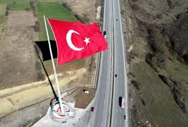 Dalgalanan türk bayrağı #türkbayrağı #bayrak #türk türk bayrağı, türkiye'nin ulusal ve resmî bayrağıdır. 2 Bin Metrekarelik Turk Bayragi Samsun Da Dalgalaniyor Haberler