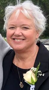 Marilyn Heiser's Instagram, Twitter & Facebook