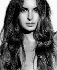 Autumn Holly's Instagram, Twitter & Facebook