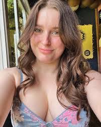 Caitlin Hoffmann's Instagram, Twitter & Facebook