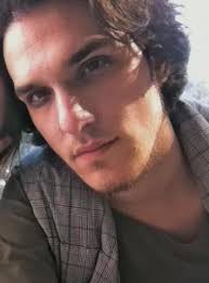 Η άννα βίσση είναι ένας πολύ σπάνιος άνθρωπος, θα σου τραβήξει το ενδιαφέρον από την πρώτη στιγμή που θα τη γνωρίσεις και έχει να μοιραστεί τρομερές εμπειρίες και πράγματα. Aytos Einai O 26xronos Poy Eklepse Thn Kardia Ths Annas Bissh Einai Zeygari Eikones Zwh Iefimerida Gr