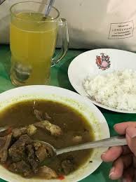 Daging kambing bisa disantap dengan nasi ataupun ketupat. Gulai Kambing Bustaman Pak Sabar Semarang Restaurant Reviews Photos Tripadvisor