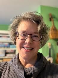 Glenda Kowalski's Instagram, Twitter & Facebook