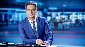 As vtm's popularity grew, so did that of its news bulletins, with vtm nieuws becoming a formidable competitor to het journaal throughout the 1990s. Het Nieuws 19u