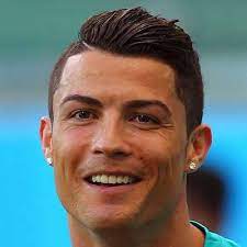 Un moyen de rester en forme, et de garder son énergie inépuisable alors qu'il approche des 35 ans. Cristiano Ronaldo Haircut Cristiano Ronaldo Coupe De Cheveux Cristiano Ronaldo Hairstyle Ronaldo Hair Ronaldo Haircut