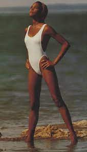 10 Looks That Prove Designer Norma Kamali Is A Celebrity Favorite Whitney Houston Women Norma Kamali