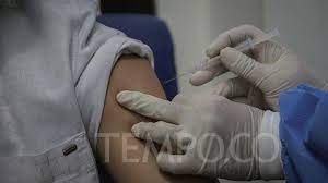 Jun 10, 2021 · perbedaan vaksin sinovac dan astrazeneca yang terakhir adalah jeda pemberian dosis pertama dan kedua. Sebab Efek Samping Vaksinasi Ke 2 Lebih Terasa Gaya Tempo Co