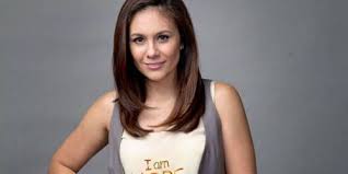 Ntar abis gue mandiin shaloom, gue ke tempat elo deh. Who Is Wulan Guritno Dating Wulan Guritno Boyfriend Husband