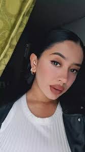 Yasmin Rojas's Instagram, Twitter & Facebook