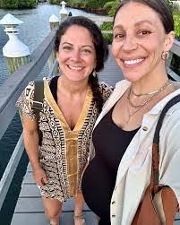 Tara Mclaughlin's Instagram, Twitter & Facebook