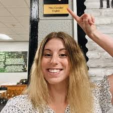 Kimberly Cavallo's Instagram, Twitter & Facebook