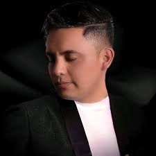 𝐄𝐥𝐯𝐢𝐬 𝐑.꧂ (@elvis.ramos.25)