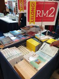 Buku buku mengenai poligami buku buku tentang pendidikan formal buku buku sejarah yang langka buku buya hamka kesantunan buku buku motivasi diri buku cadanganjawapan bukutekstahun 4 buku buku pelaburan saham best seller vectorise logo pesta buku antarabangsa 2019 vectorise logo. Pesta Buku Antarabangsa Kuala Lumpur 2019 29 Mac 7 April 2019 10 00 Pagi 9 00 Malam Pwtc