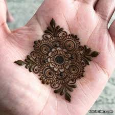 The round mehndi designs can be spectacular where designs are done not only on the palms but also drawn on upper arms, feet and calves. Simple Mehndi Designs For Boys Latest Collection In 2020
