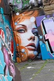 🎨✨ **Monday Mood: Glasgow's Street Art Magic!** ✨🎨 Happy Monday,  everyone! Let's start the week with a **splash of color and  creativity**—because if there's one city that knows how to turn walls