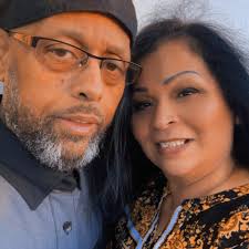 Why is my beard dragon have red around his eyes