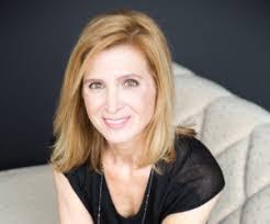 Leslie Dunfee's Instagram, Twitter & Facebook