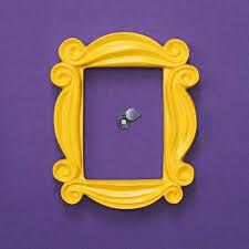 Friends Replique Cadre Appartement De Monica Idees Cadre Photo Idee Deco Geek Encadrement