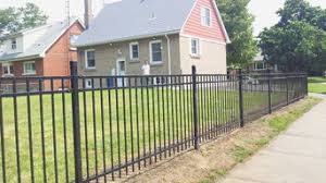 Abd iron world manufacture and installs iron, steel and aluminium fences in the ottawa, toronto and ontario region. Best 15 Fence Contractors Installers In Toronto On Houzz