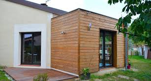A l'inverse de la création d'une extension nouvelle, la transformation d'un garage en un espace de vie supplémentaire n'empiète pas sur le jardin de la maison. Petite Extension Bois Pour Maison Les Formalites Agrandir Ma Maison