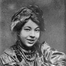 Sarah Reddish's Instagram, Twitter & Facebook