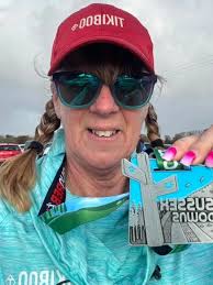 MEDAL MONDAY!!!! What a weekend all round. @eburns36 raced Busso 70.3  representing the team down under. Dolly West took