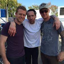 Marilyn manson leant his creepy aural abilities to the opening credits of wgn's mostly flagging witch drama, salem. Marilyn Manson Manson Source On Twitter Marilyn Manson On Set Of Sons Of Anarchy Http T Co Ik9pobvdu6