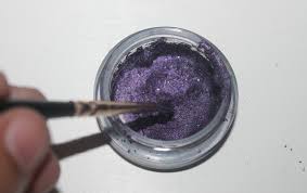 Jun 29, 2021 · the lipstick base makes up the majority of the substance, and you customize it by adding pigments. Diy 5 Easy Steps To Make Eye Liner From Your Eye Shadow