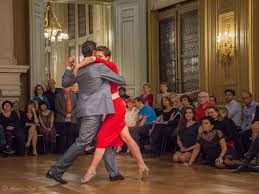 Créez votre propre version de le plus beau tango du monde rendu célèbre par thé dansant. Des Cours De Tango En Ligne En Attendant De Danser En Vrai A Mortagne Au Perche Le Perche
