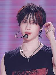 I try to put meaning to each and every movement... when I am just standing  still, the tension, gaze, fingers, details... Even when I feel it, people  who are watching will get