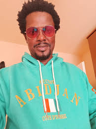 Abidjanais, style de vie... Joie de vivre... Qualité de vie.... Tee-shirts  et accessoires disponibles au +2250758827461(whatsapp)