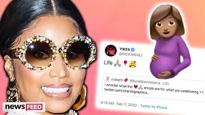 Aliyah then i put my hair up in a crazy bun then got my phone and went downstairs there was lots of people down there. Nicki Minaj Reveals Pregnancy Youtube