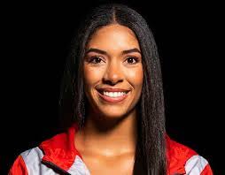 Erin Chenier's Instagram, Twitter & Facebook