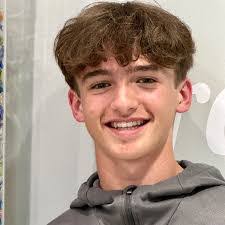 Reyes Canales's Instagram, Twitter & Facebook