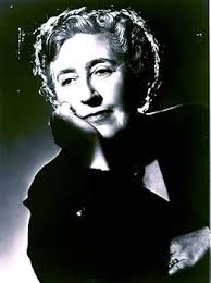 Hallowe'en Party: Filmed as A Haunting in Venice : Christie, Agatha, Green,  Michael: Amazon.sg: Books