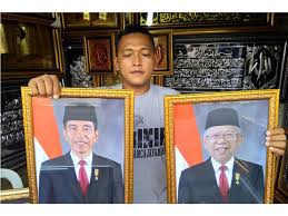 Perlengkapan mencetak foto resmi presiden dan wakil presiden republik indonesia menggunakan kertas foto kelas premium merk luster premium. Beda Versi Foto Bingkai Presiden Dan Wakil Presiden