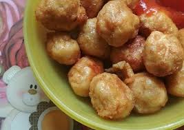 Ambil ayakan dan ayak tepung yang sudah tercampur tadi. Bagaimana Membuat Cilok Goreng Yang Bisa Manjain Lidah Jajanan Kekinian Terbaru