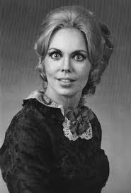 Lara Parker is looking pretty spooky as Angelique Collins