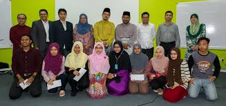Selain daripada universiti dan kursus pengajian, anda golongan pelajar juga boleh mencari bantuan atau biasiswa yang boleh menampung atau meringankan beban kos pengajian dan sara hidup ketika di universiti. Ums Agih Bantuan Zakat Kepada 408 Pelajar
