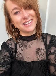 Deborah Pell's Instagram, Twitter & Facebook