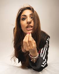 Ay Abuelita que difícil se me está haciendo todo esto Te me estás yendo…  sabia que este momento iba a pasar y por eso te disfrute al máximo lo sé  pero la