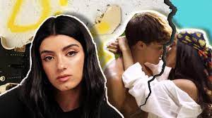 I due tiktoker dixie d'amelio e noah beck si sottopongono alla macchina della verità: Dixie D Amelio Breaks Up W Noah Beck In New Music Hollywire Youtube