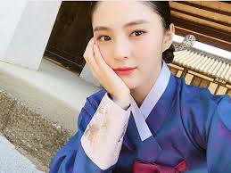 Han so hee receives offer to join park seo joon's upcoming drama han ji eun. Han So Hee Aktris Korea 100 Days My Prince Biografi Profil Biodata